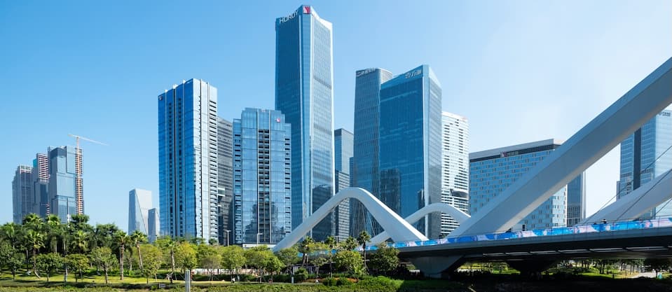 기술과 인간이 어우러진 미래 이미지